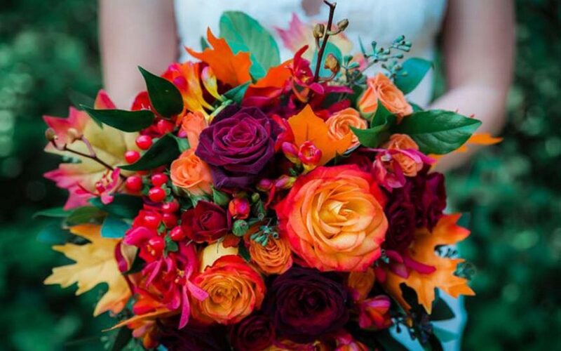 4 Gorgeous Flowers for Fall Weddings
