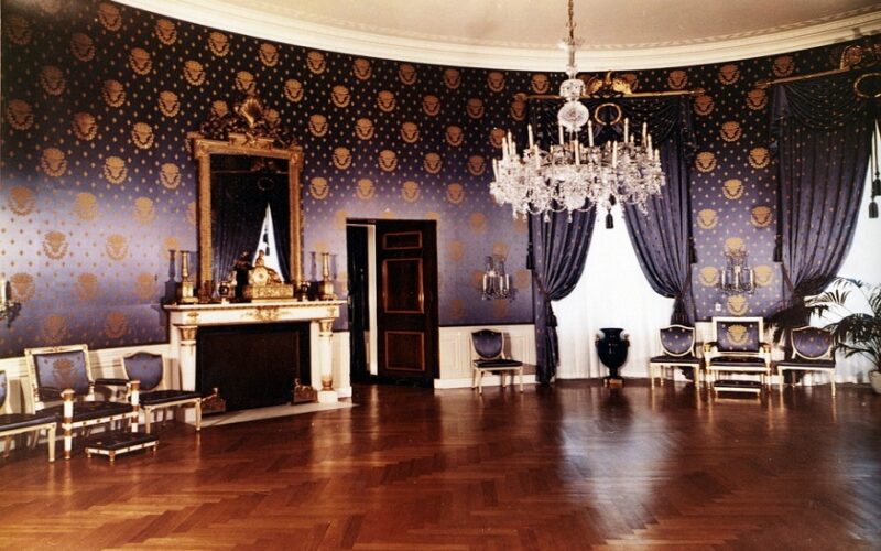 history of chandeliers